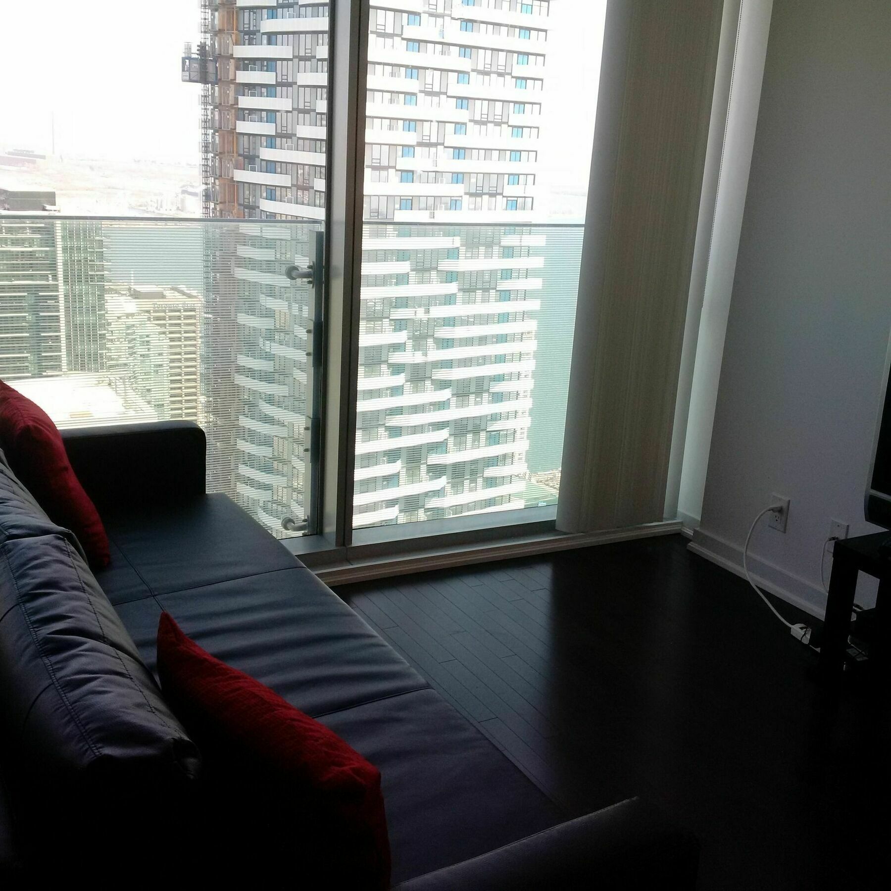 Trinity Suites - Condo On York Street Торонто Екстер'єр фото